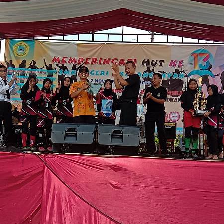 Luar Biasa, Sepak Bola Putri Spenpatra Raih Juara Umum 1